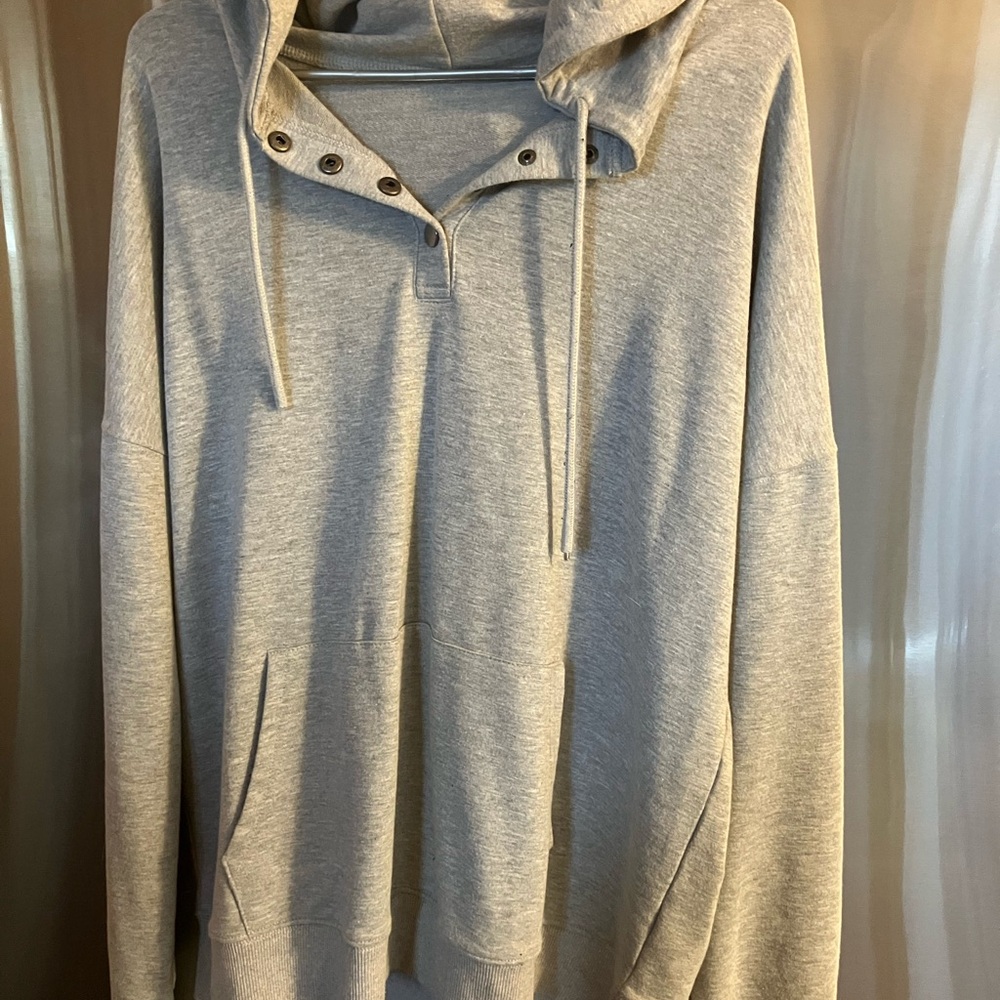 Cozy Light Gray Hooded Sweatshirt with Snap-Neck